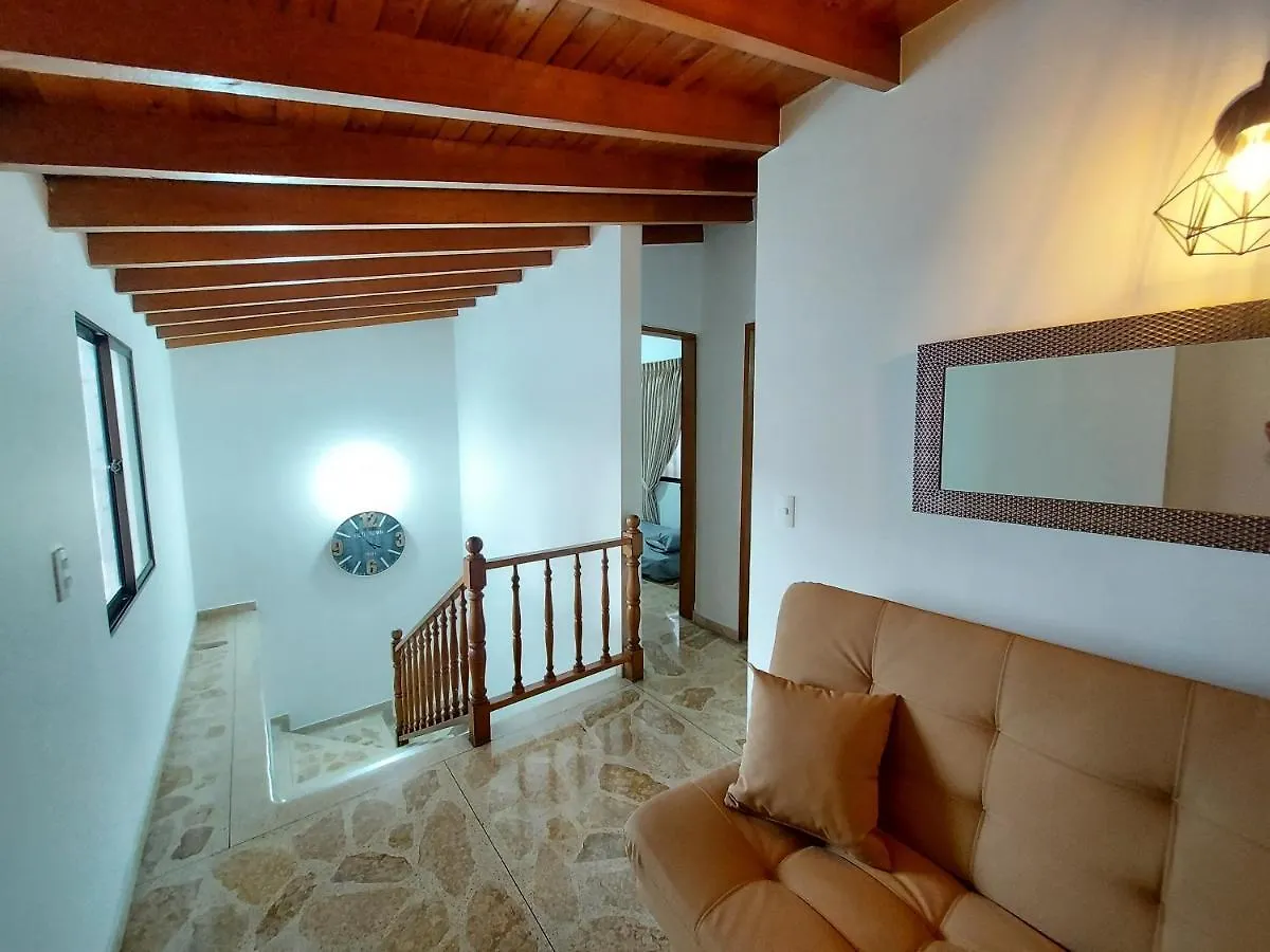 Apartamento Duplex Los Colores - Estadio Medellín 0*,  Kolombiya