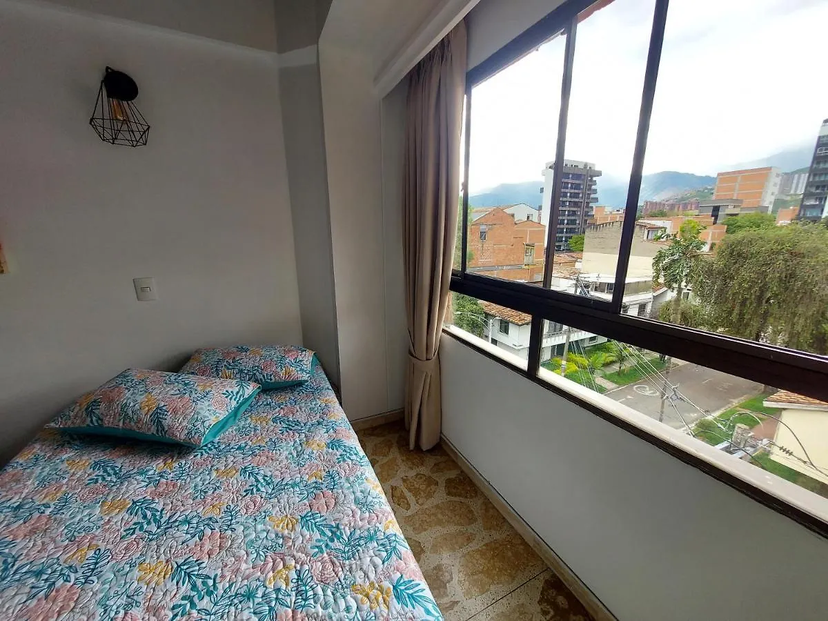 Apartamento Duplex Los Colores - Estadio Medellín 0*,  Kolombiya